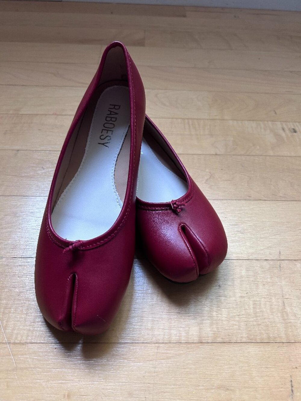 Raboesy Tabi Split Toe Ballet Flats Red Size 8 EU38 New